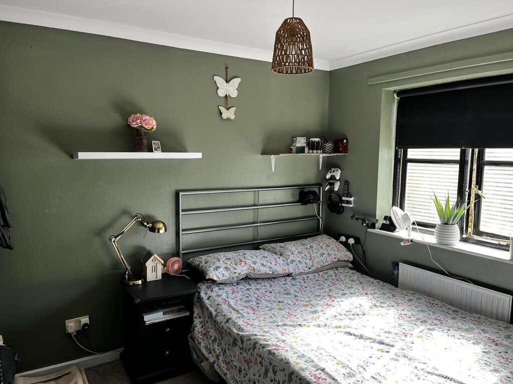 Photo 3 of Chigwell property