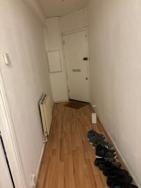 Photo 2 of London property