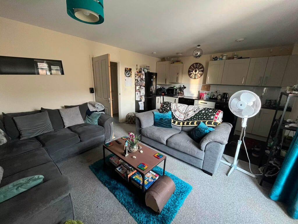 Photo 4 of Leicester property