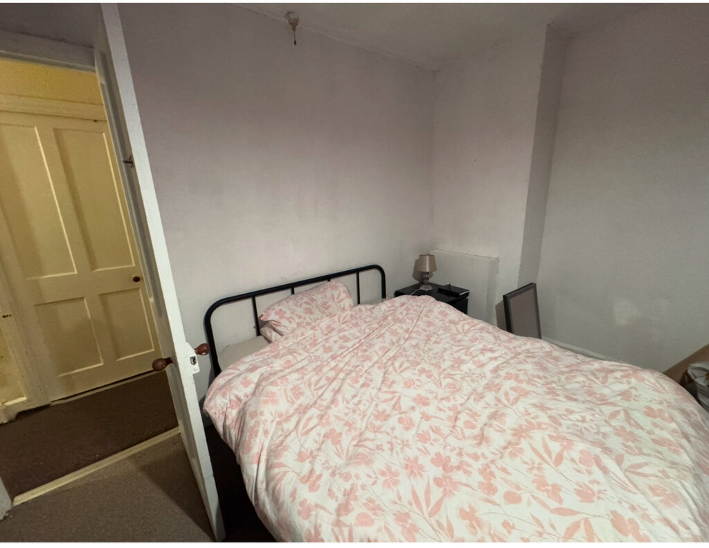 Photo 4 of Rushden property