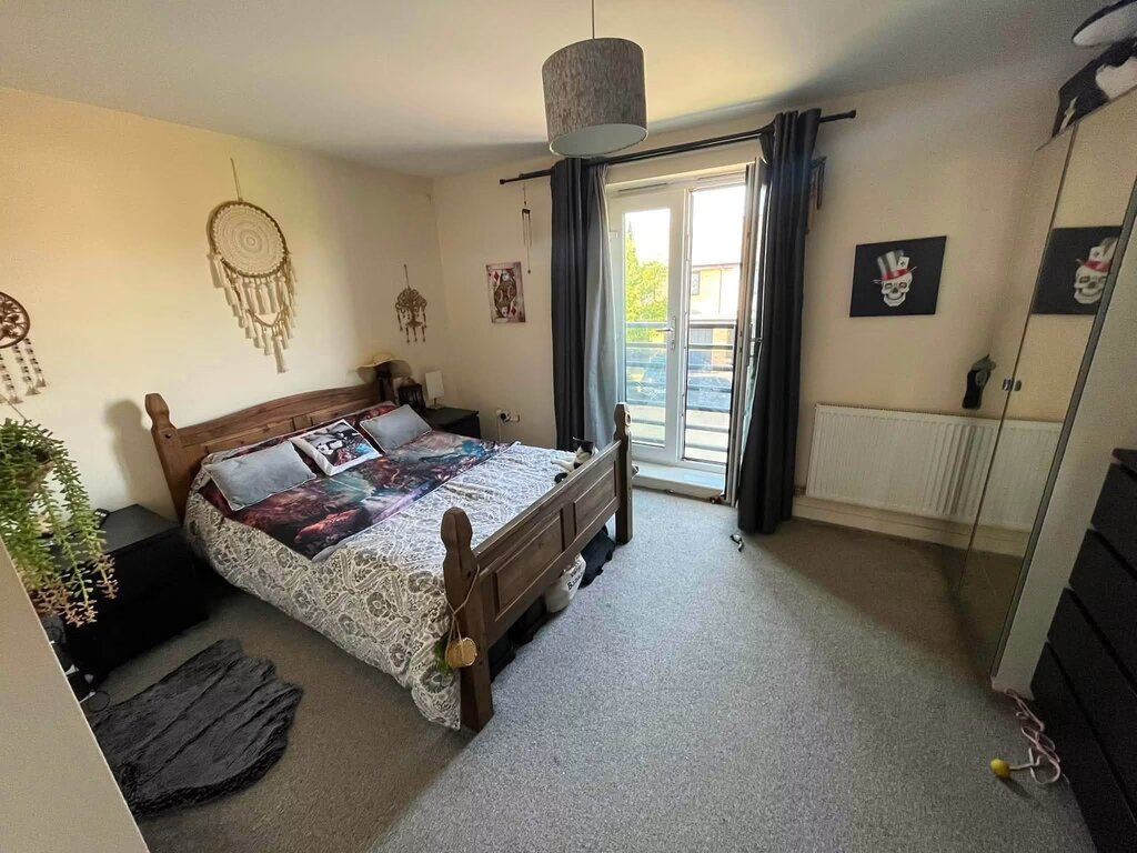 Photo 3 of Leicester property