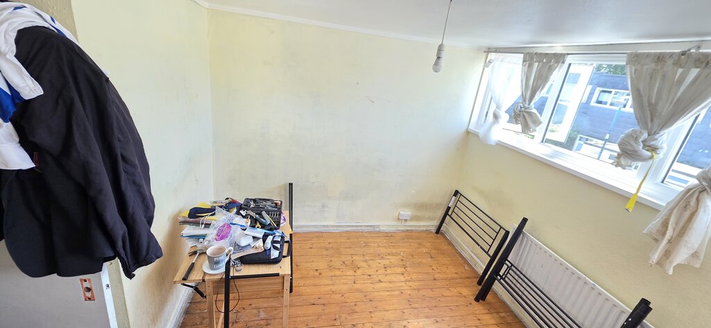 Photo 5 of London property