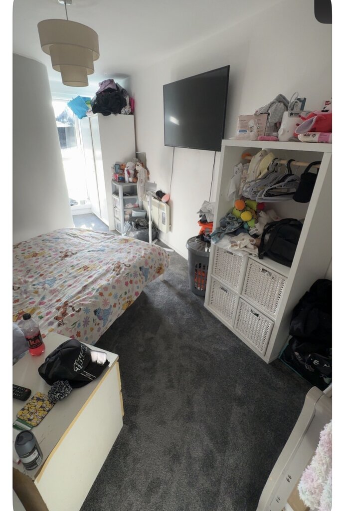 Photo 4 of Southend property