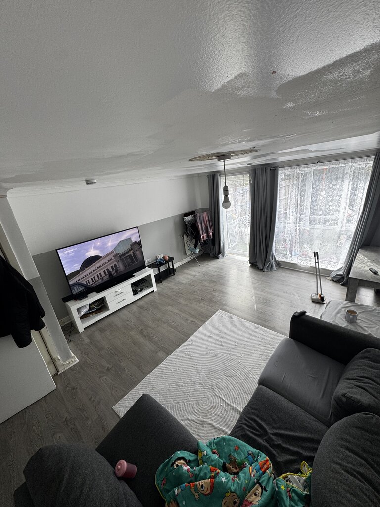 Photo 3 of London property