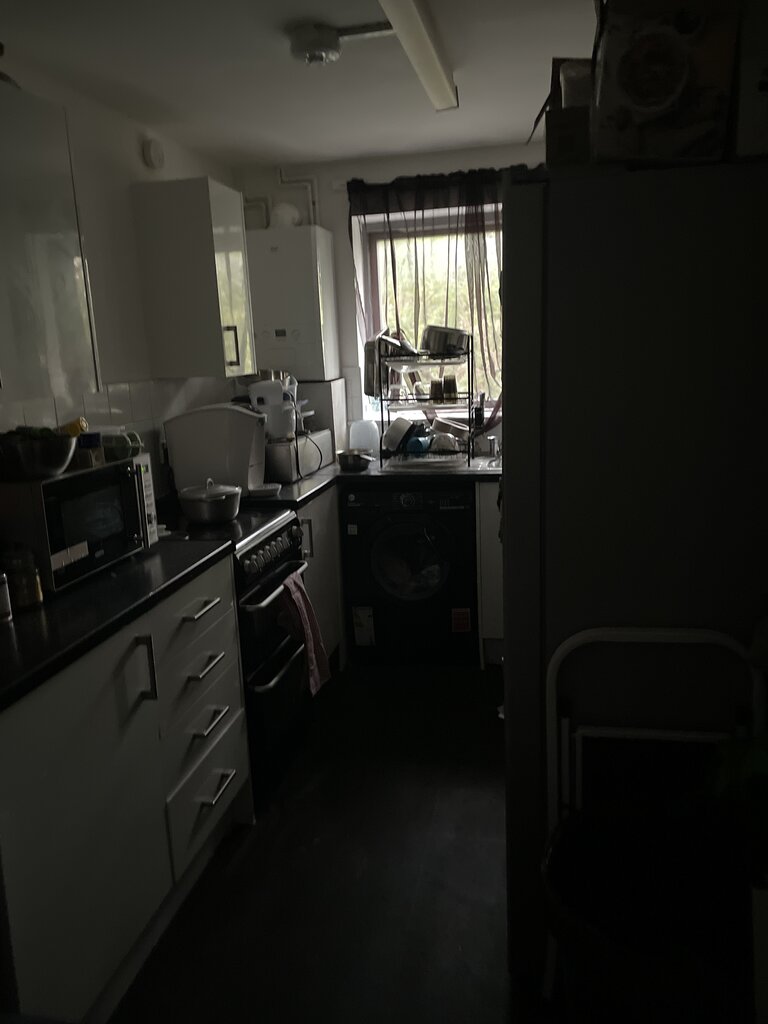 Photo 3 of London property