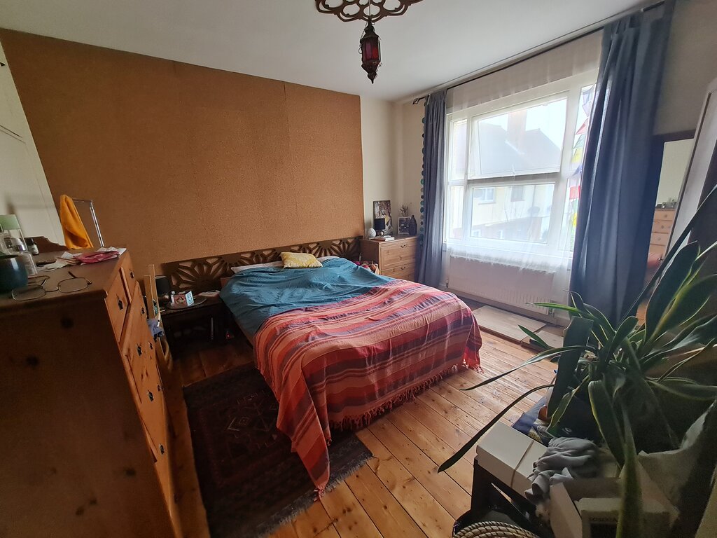 Photo 4 of London property