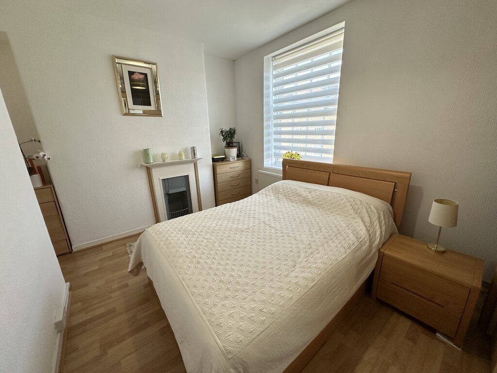 Photo 4 of London property