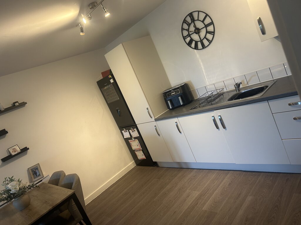Photo 3 of Epsom property