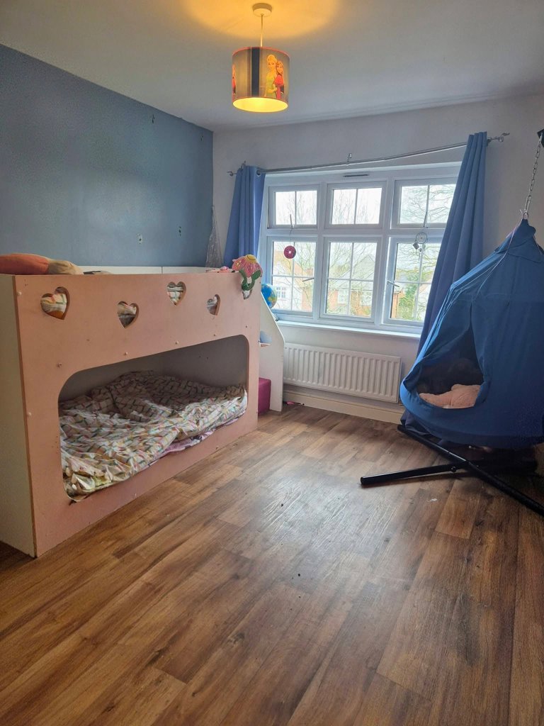 Photo 3 of Rainham property