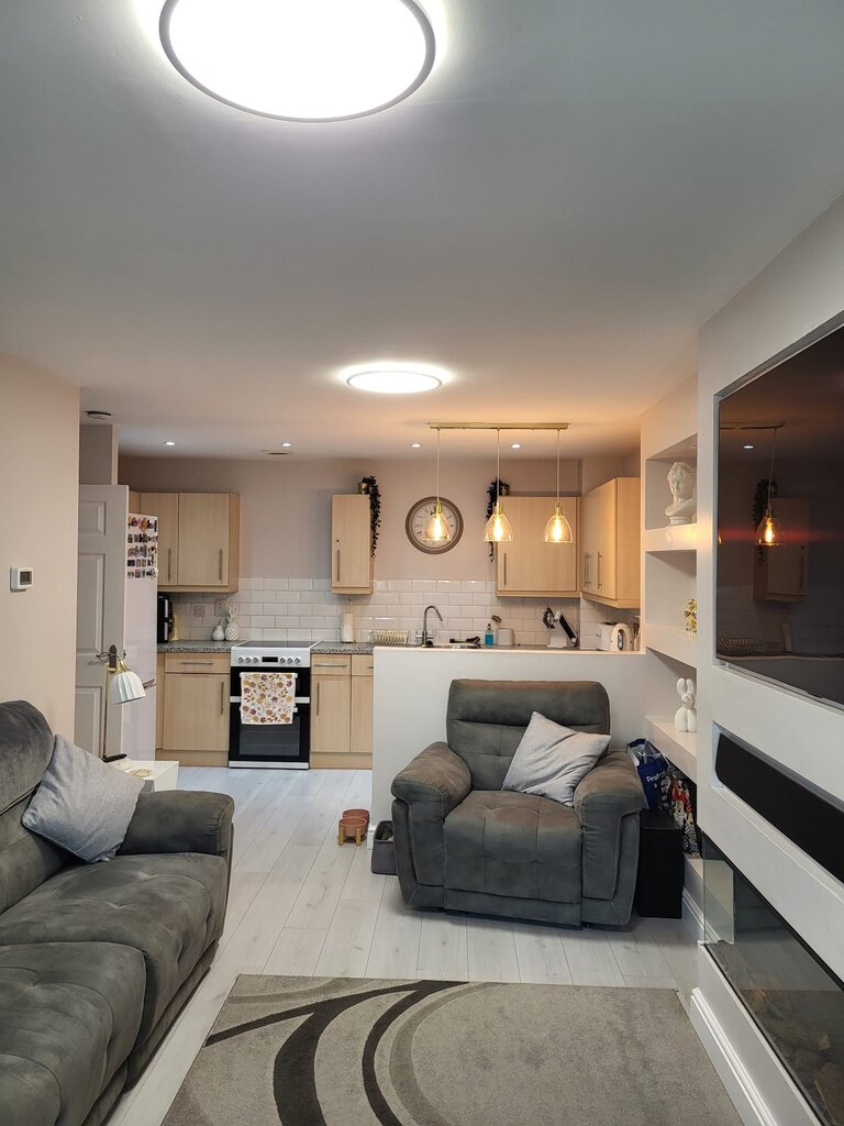Photo 2 of Leighton Road property