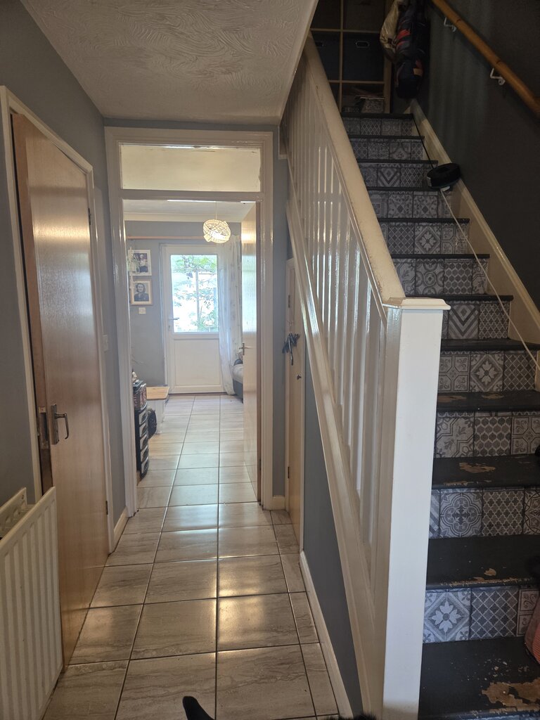 Photo 2 of Guildford property