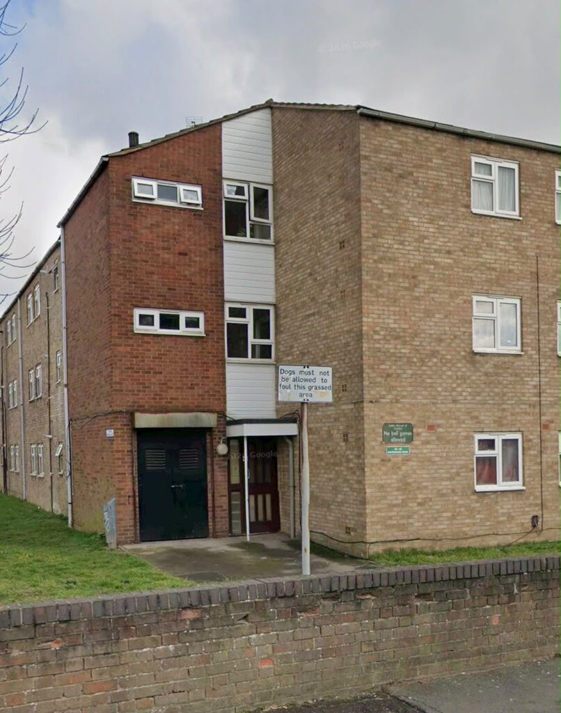 Photo 2 of Croydon property