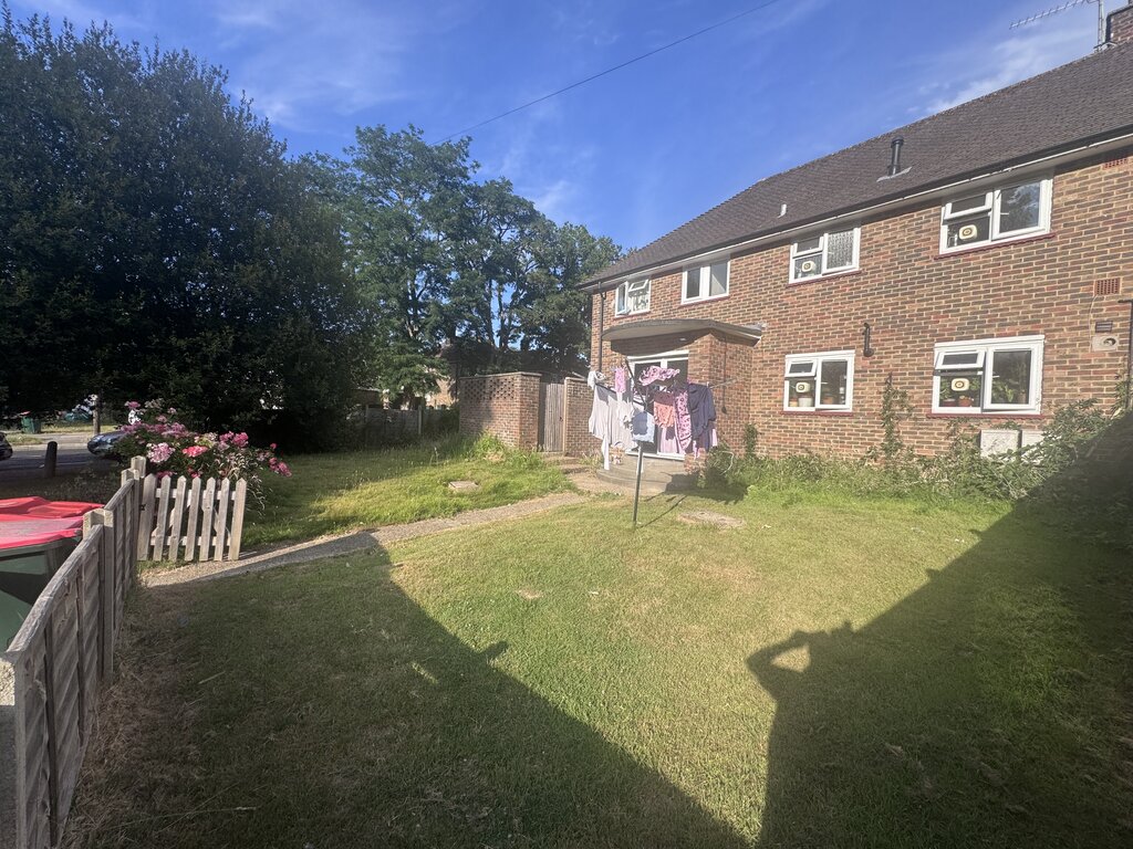 Photo 4 of Crawley property