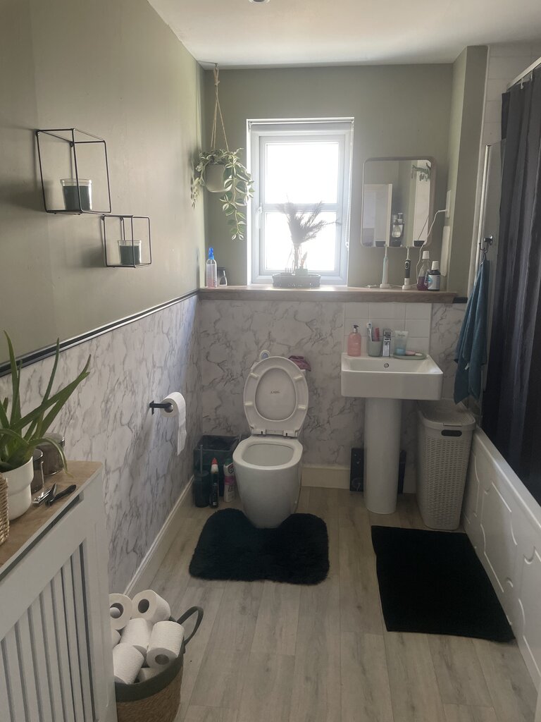 Photo 4 of Edinburgh property