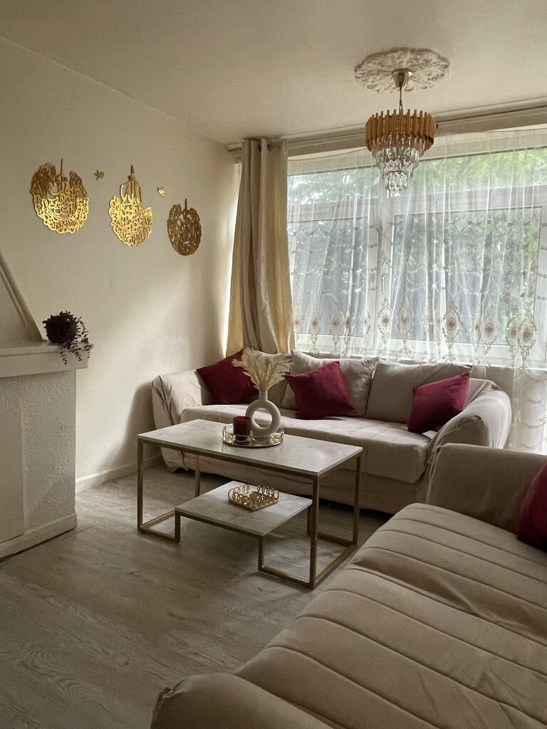 Photo 1 of London property