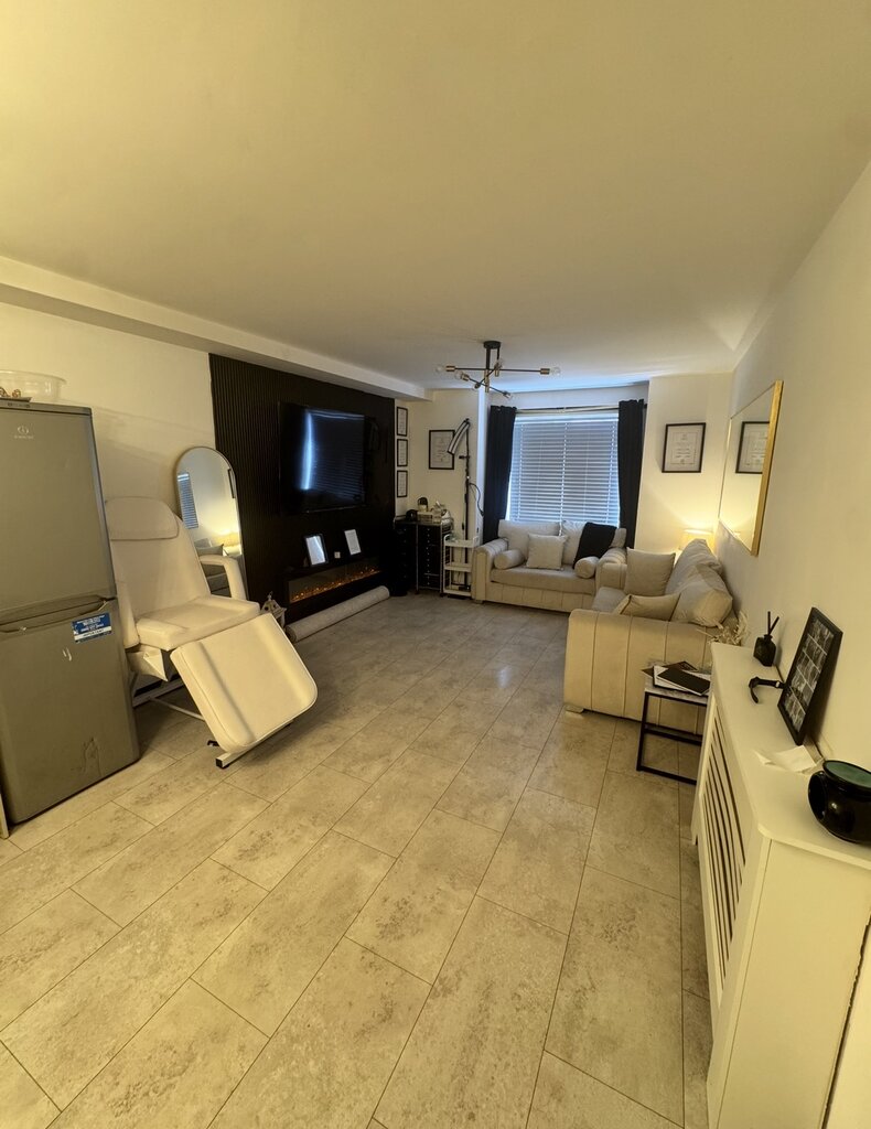 Photo 5 of Manchester property