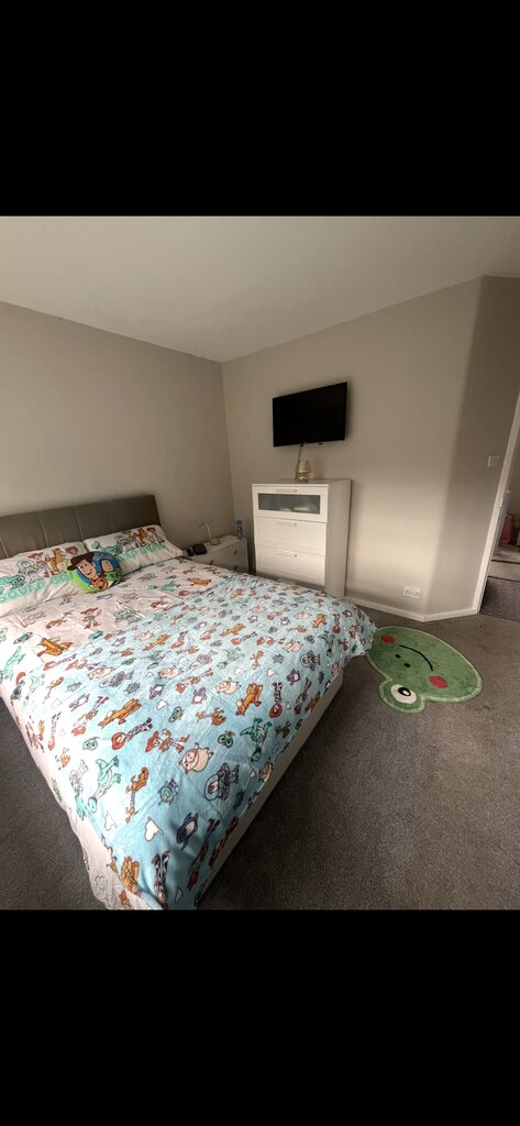 Photo 4 of Leeds property