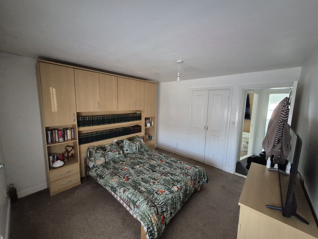 Photo 2 of Hull property
