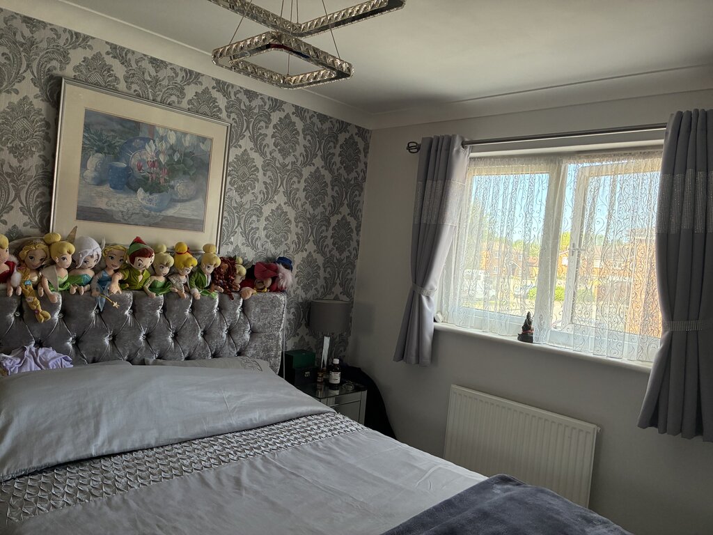 Photo 4 of Borehamwood property