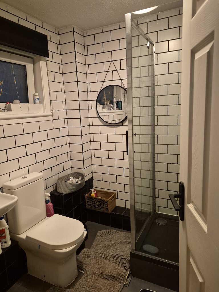 Photo 3 of Edinburgh property