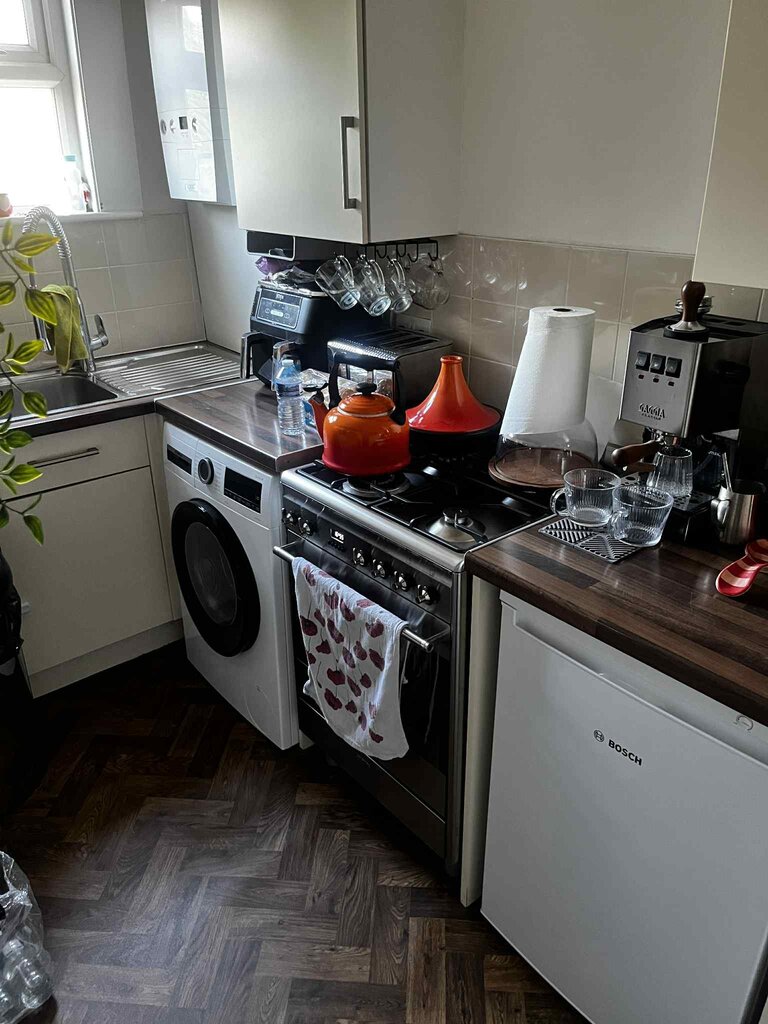 Photo 2 of London property