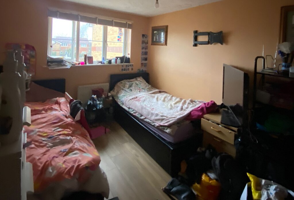 Photo 5 of London property