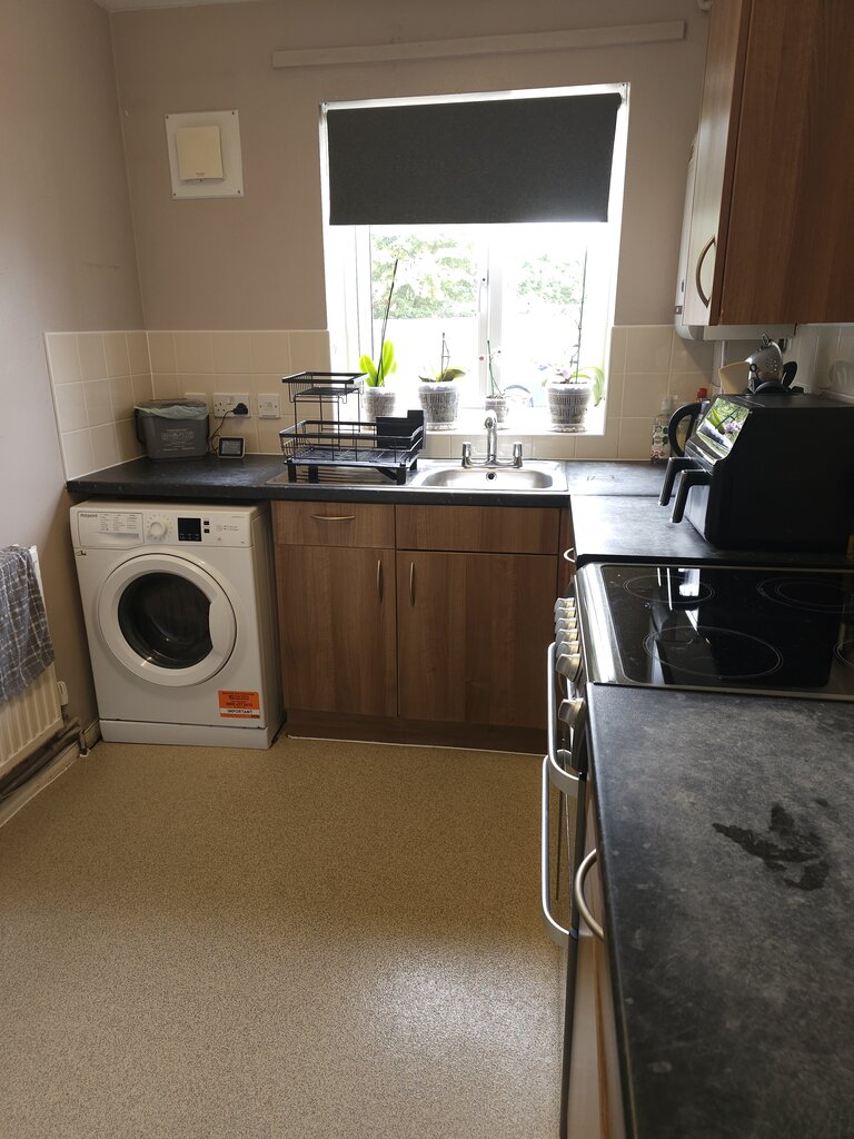 Photo 3 of Basildon property