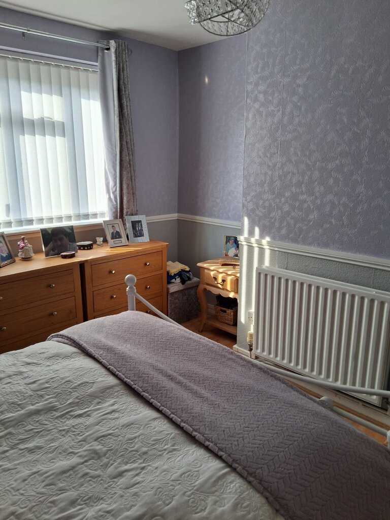 Photo 5 of Rainham property