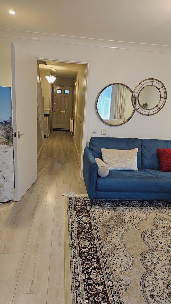 Photo 5 of Feltham property