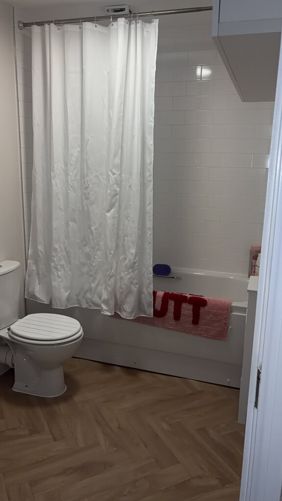 Photo 3 of Edinburgh property