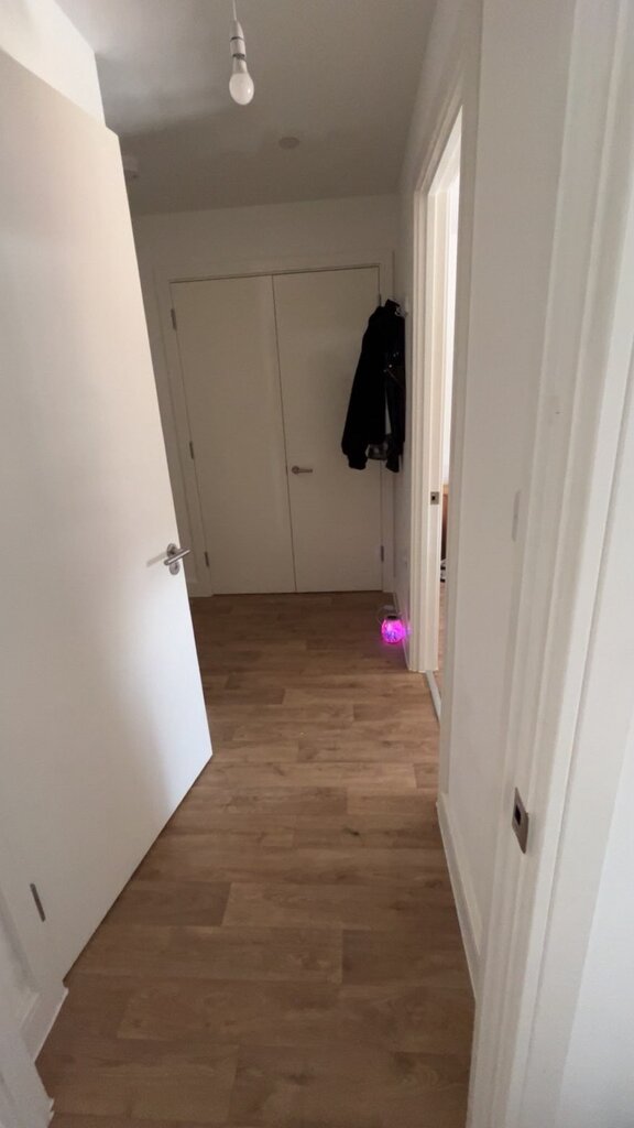 Photo 4 of Cambridge property