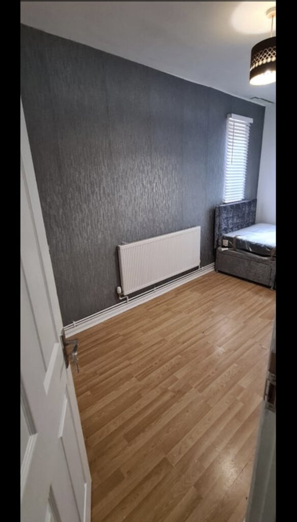 Photo 5 of London property