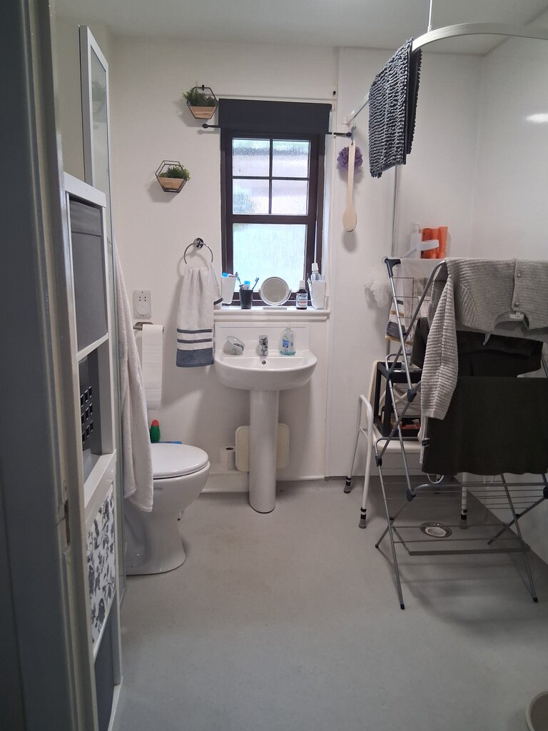 Photo 4 of Edinburgh property
