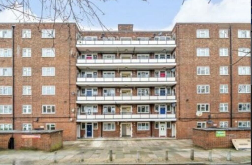 Photo 5 of London property