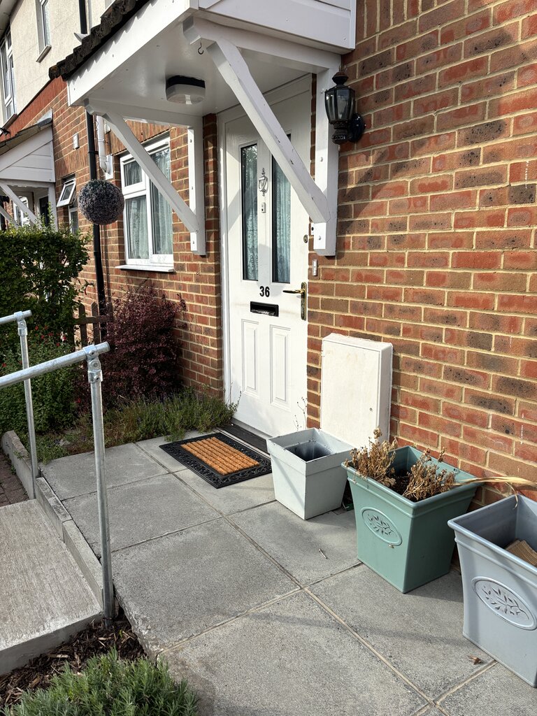Photo 1 of Guildford property