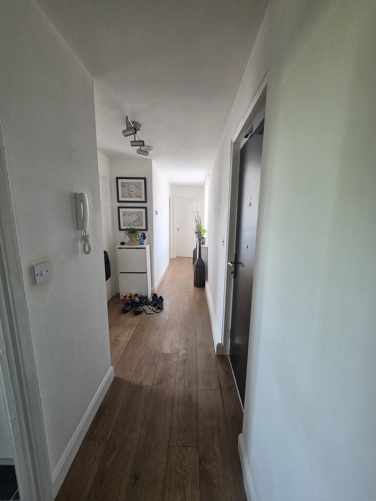 Photo 5 of Wembley property