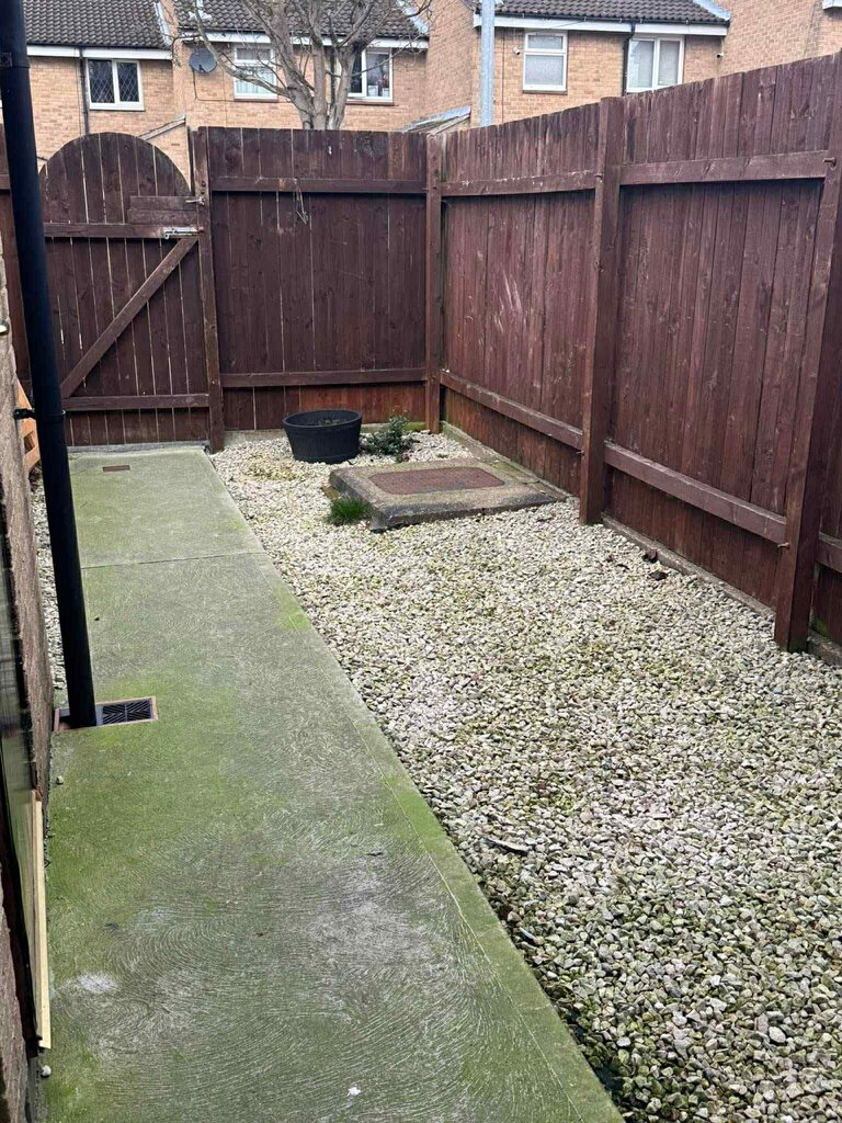 Photo 4 of Hull property