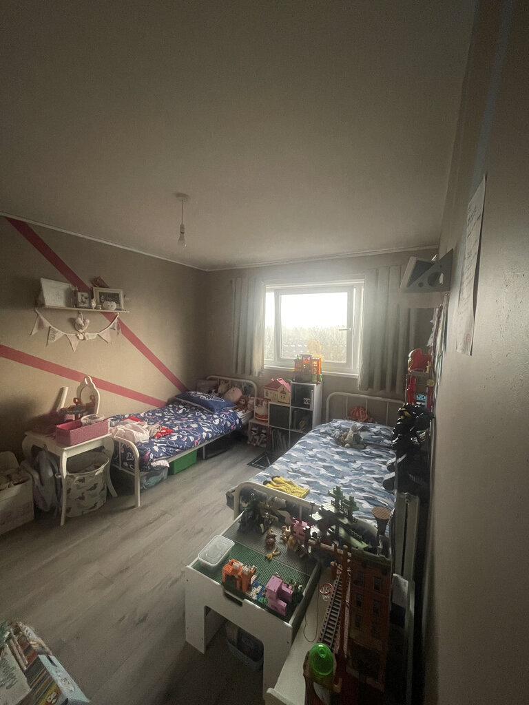 Photo 5 of London property