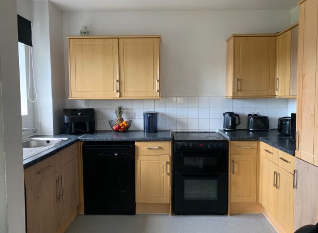 Photo 3 of London property