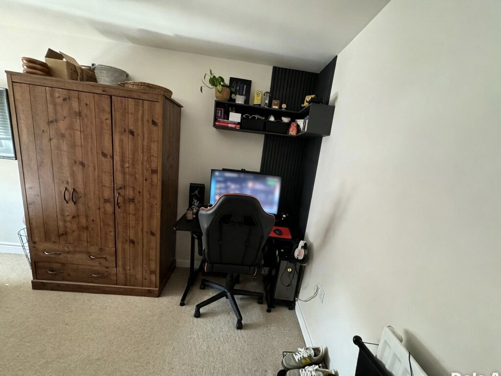 Photo 5 of Southampton property