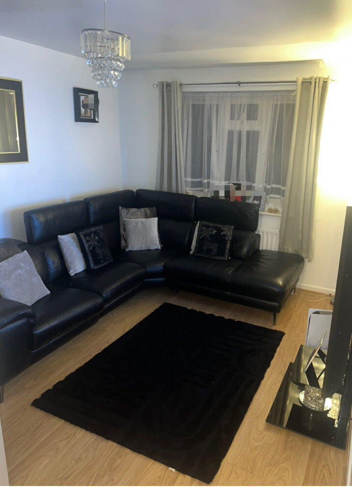 Photo 4 of London property