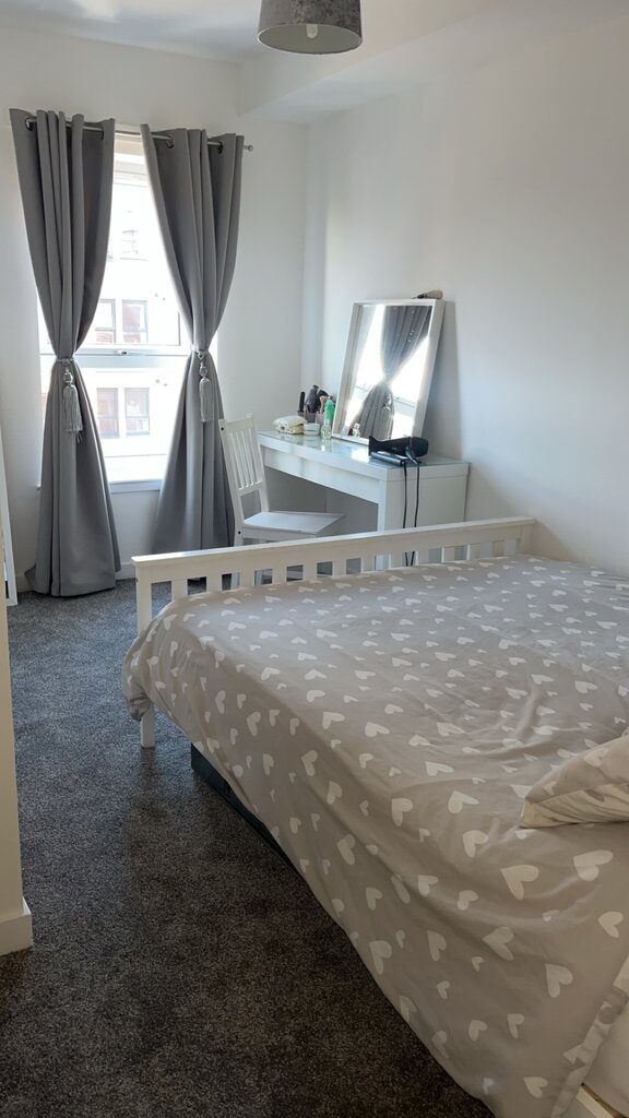 Photo 3 of Edinburgh property