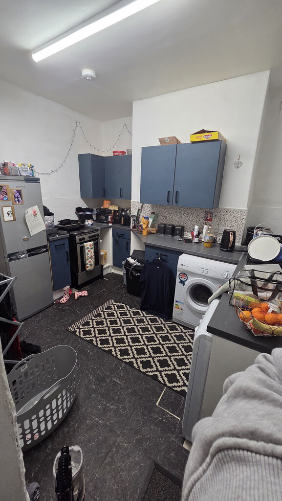Photo 4 of Manchester property