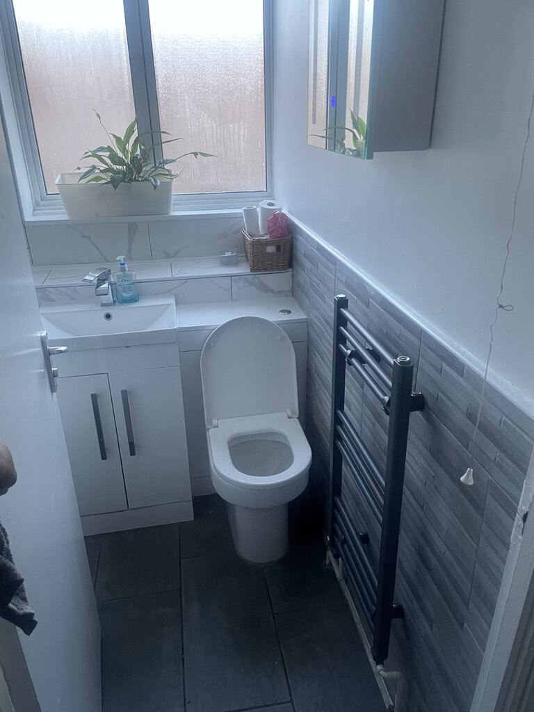 Photo 5 of London property