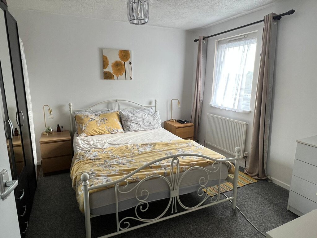 Photo 3 of Peterborough property