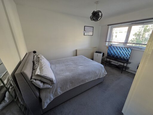 1 bed floor 2 studio bedsit