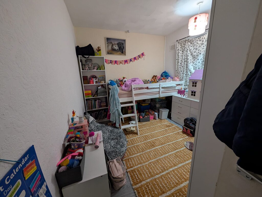 Photo 4 of Kettering property