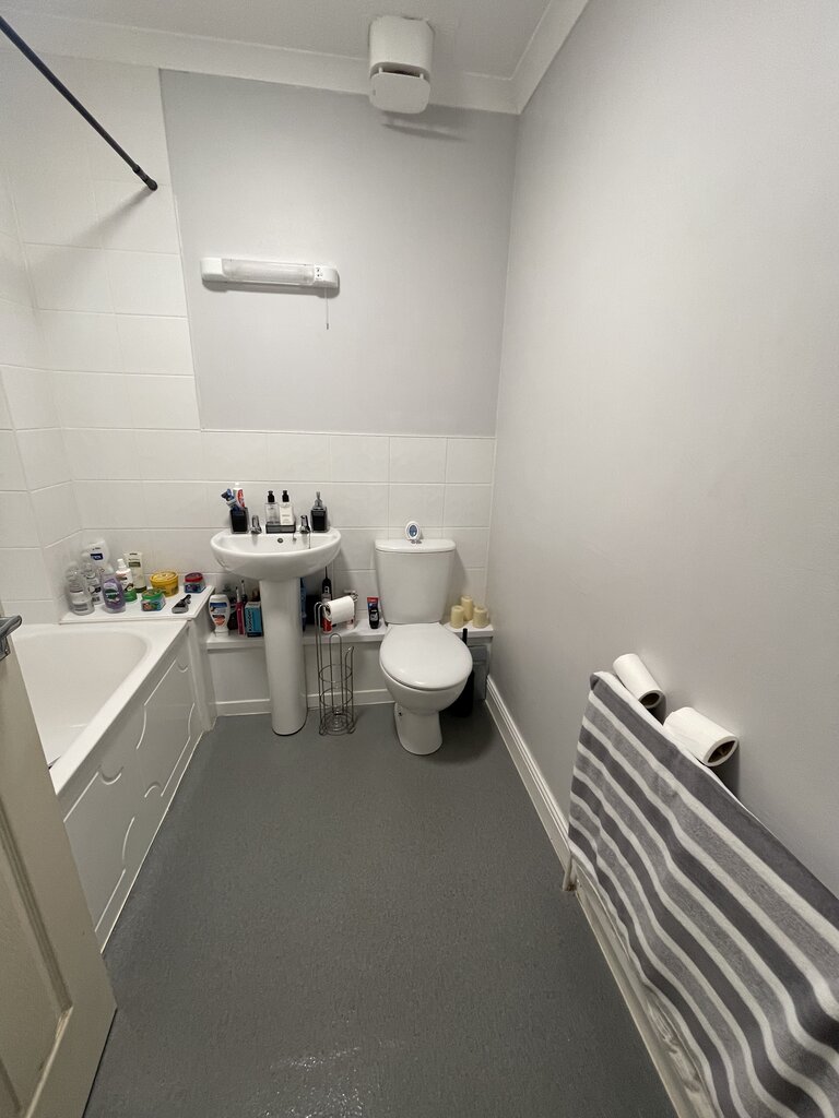 Photo 2 of Calcot Reading property