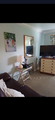 1 bed ground floor studio bedsit