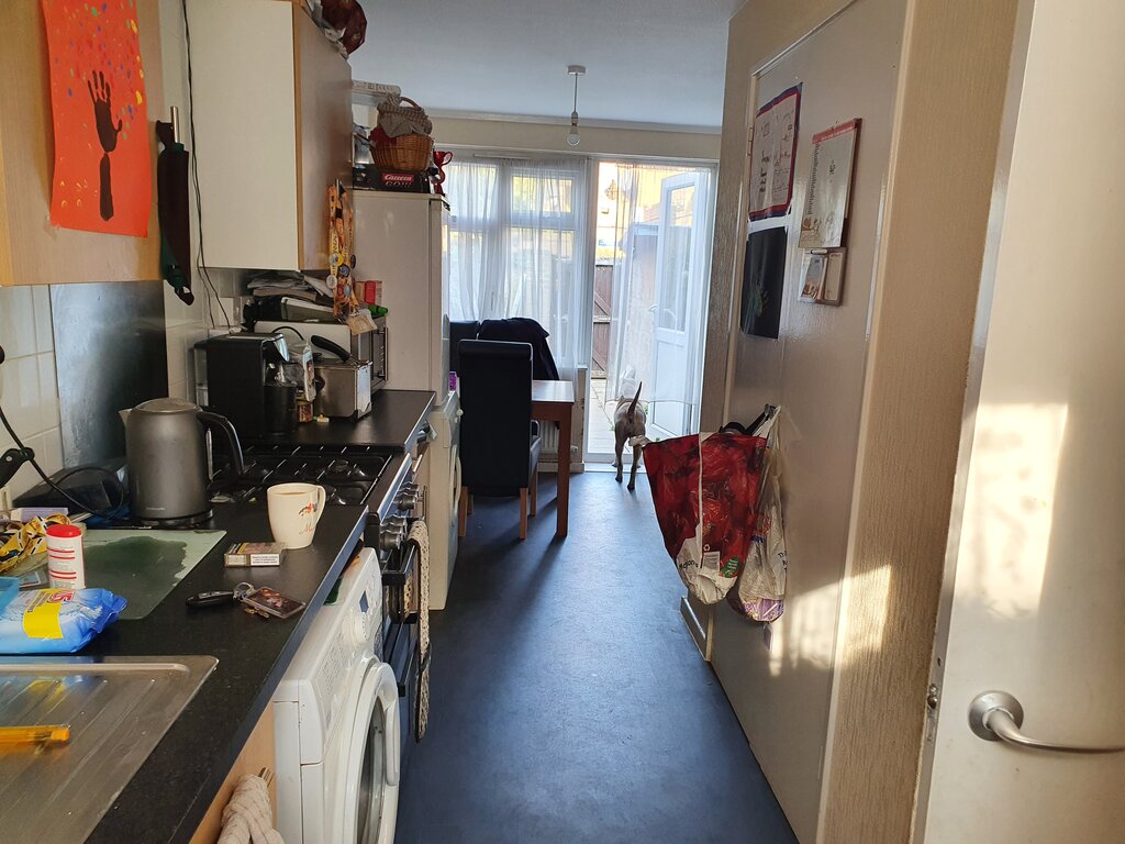 Photo 5 of London property